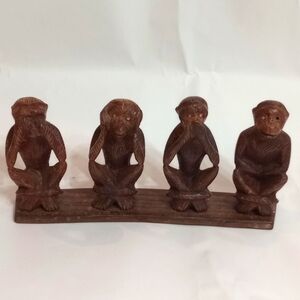 Monkey sculpture